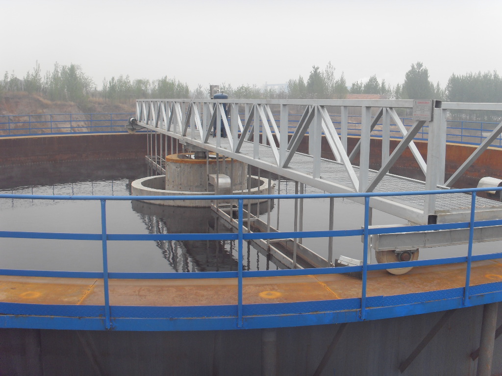 地衛(wèi)環(huán)保刮吸泥機(jī)——節(jié)能環(huán)保，高效凈化水質(zhì)